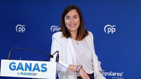 La guerra de los títulos y los currículos no amaina