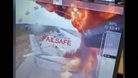 Russische Bomber zerstört: Selenskyj feiert Angriffe gegen russische Militärflughäfen