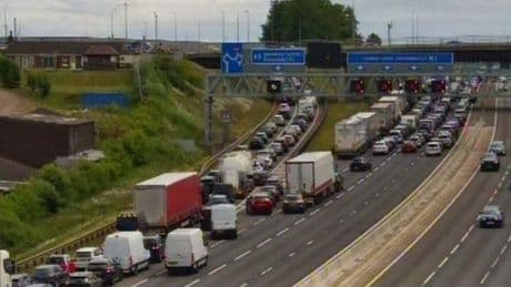 M1 closed towards London after multi-vehicle crash