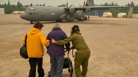 Manitoba residents fleeing scorching wildfires take refuge in Niagara Falls, Ont.