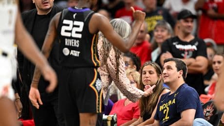 Fan in Caitlin Clark jersey ejected from Fever-Sun game