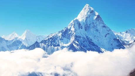 Mueren dos alpinistas de India y Filipinas al intentar escalar el Everest