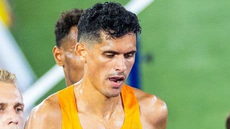 Atleet Schutte herovert NK-titel 10.000 meter, ook goud voor Gulikers in Leiden