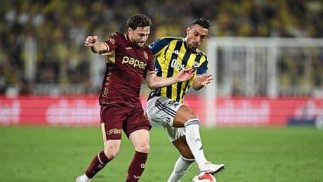 İrfan Can direğe takıldı