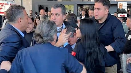 Hüseyin Gülerce yazdı: O tokat Özel'e değil, Türkiye Yüzyılı'na atıldı