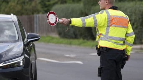 Liveticker Hessen & Frankfurt: Neunzehnjähriger fährt mit 160 Stundenkilometern durch Frankfurt-Höchst