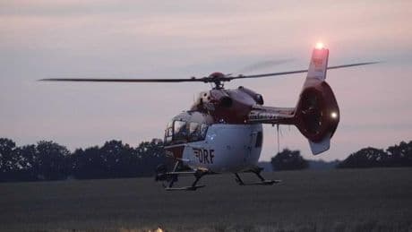 Kleidung in Brand: Mann an Lagerfeuer durch Stichflamme schwer verletzt
