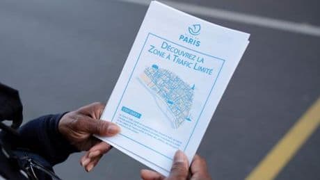 A Paris, la verbalisation dans la zone à trafic limité de l’hypercentre reportée à 2026