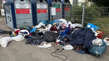 Umwelt und Entsorgung: Müll statt Mode: Altkleidersammlung wird unrentabel