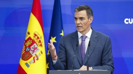 Sánchez anuncia que el Gobierno aprobará este martes la ampliación de los permisos por hijo tras un acuerdo con Sumar