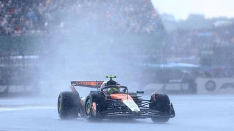 Norris se aprovecha del caos de Silverstone para apretar aún más el Mundial en el primer doblete de Aston Martin