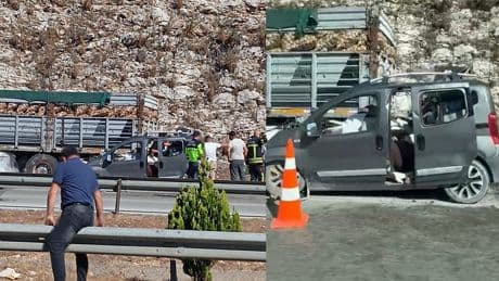 Mersin'de tıra çarpan araçtaki 5 kişi hayatını kaybetti