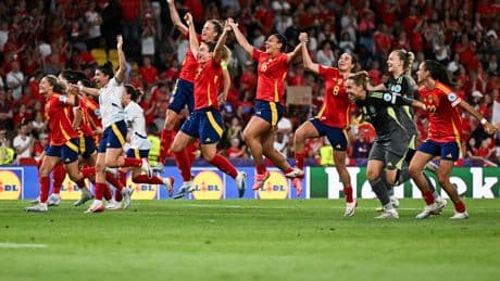 España suda para hacer historia en semifinales: Athenea y Clàudia Pina sepultan a una intensa Suiza