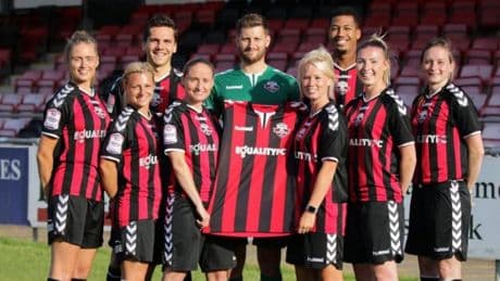 El primer y único club de fútbol del mundo que paga lo mismo a hombres y mujeres busca ayuda económica