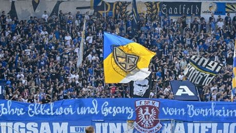 Versehen oder Marketing-Gag? - 28.000 Euro! Ostklub beschenkt seine Mitglieder