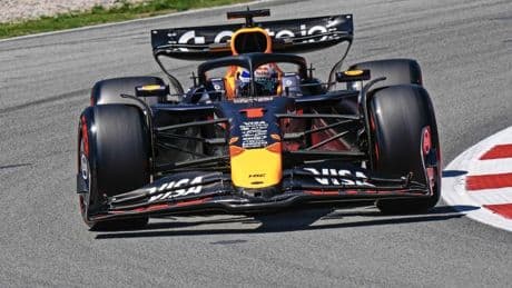 Lando Norris blijft Max Verstappen voor tijdens eerste training in Spanje