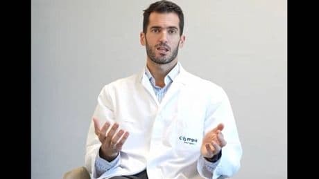 Borja Núñez, médico deportivo: "Es imposible que te cures de una lumbalgia si no te sientas bien"