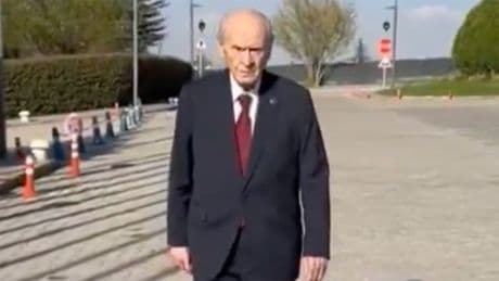 Bahçeli'den yeni görüntü: 'Yolun yarısı daha önce, durma yürü'