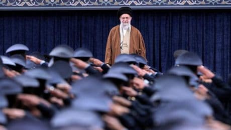 Pour Nétanyahou, éliminer l’ayatollah Khamenei “mettra fin au conflit”