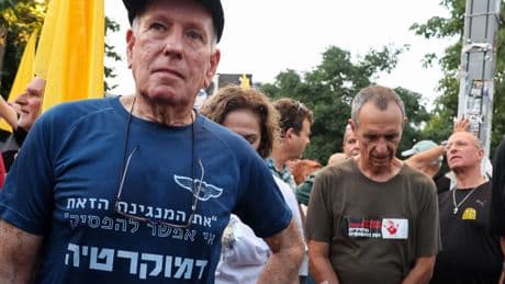 Die Lage in Nahost: Kampfpiloten in Israel fordern Ende des Krieges