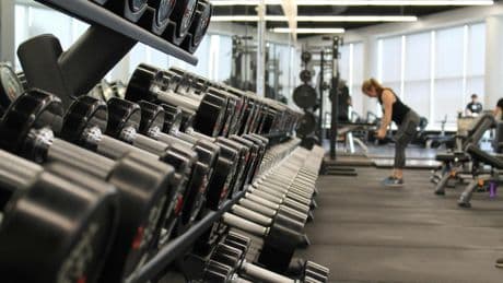 Fiebre por el gimnasio: detenida una pareja por robar mancuernas y pesas de un centro deportivo de Zaragoza