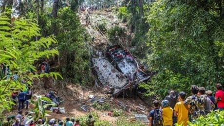 Mindestens 15 Tote bei Busunglück in Sri Lanka