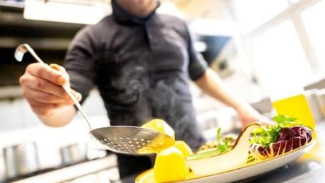 Fachkräftemangel: Drei von zehn Azubis schließen ihre Ausbildung nicht ab