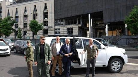 En direct, guerre en Ukraine : « Si quelqu’un espérait que Poutine accepterait l’offre ukrainienne, il a aujourd’hui sa réponse », déclare le ministre Jean-Noël Barrot à Kiev, après une nouvelle attaque
