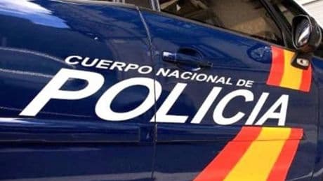 Desmantelan una plantación indoor de marihuana en un chalé de lujo de Castro Urdiales