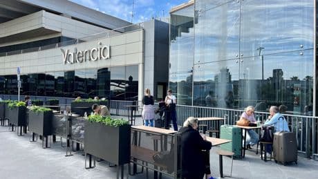 El club responsable de los menores judíos desalojados denuncia a Vueling por su &quot;brutalidad&quot; e &quot;injustificada&quot; actuación