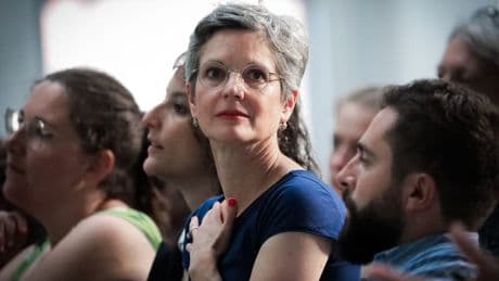 "Dans les moments de grandes tensions, ça m'arrive": Sandrine Rousseau confie craindre "parfois" pour sa vie