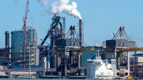 Vakbond overlegt met personeel Tata Steel over mogelijke staking