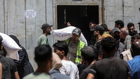Israel wirft Hilfsgüter ab und kündigt Feuerpausen an