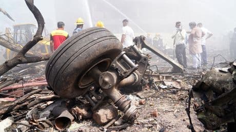 Indien: Mindestens 290 Tote bei Flugzeugabsturz: Die Bilder der Unglücksstelle