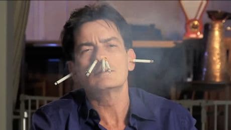 Während Charlie Sheen in der Reha war - Bodyguard warf nachts Drogen über den Zaun