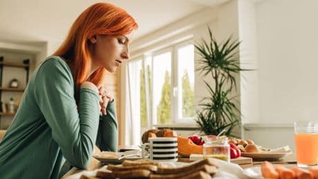 Blähungen nach dem Essen: Welche Ursachen infrage kommen