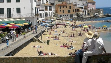 ¿Alquiler vacacional o residencial? Dos meses en verano en la zona marítima de Baleares o la Costa Brava igualan los ingresos de todo el año en la ciudad