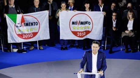 Il M5S prepara il vaffa al doppio mandato: in arrivo l'ennesima piroetta