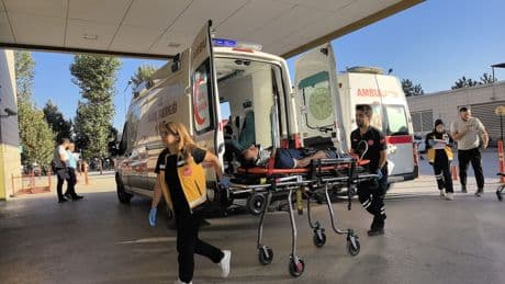 Bursa'da iki otomobil kafa kafaya çarpıştı: 4 yaralı