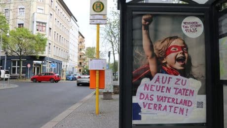 Antimilitarismus | Antimilitarismus kreativ gegen Heldenkult