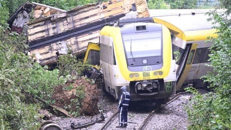 Trois morts et une quarantaine de blessés… Ce que l’on sait sur les potentielles causes du déraillement de train en Allemagne