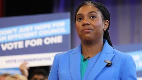 Tories brace for hundreds of losses as local election voting closes