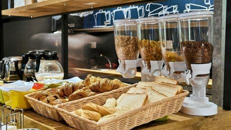 Petit-déjeuner à volonté : comment mettre fin au gaspillage des buffets d’hôtels