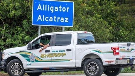 Alligator Alcatraz, giudice della Florida ordina la chiusura