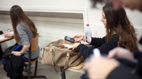 Baccalauréat: une nouvelle épreuve anticipée de maths pour les candidats dès l'année prochaine