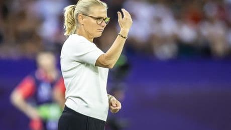 Sarina Wiegman over ’mindgame’ met Andries Jonker: ’Ik denk dat hij emotioneler is’