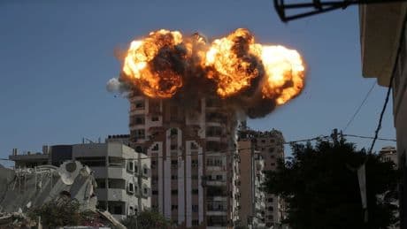 "Gaza brennt": Israels Armee geht mit "eiserner Faust" gegen Hamas vor