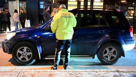 Trafikte telefonla konuşan şimdi yandı! Trafik cezaları ağırlaştırılıyor