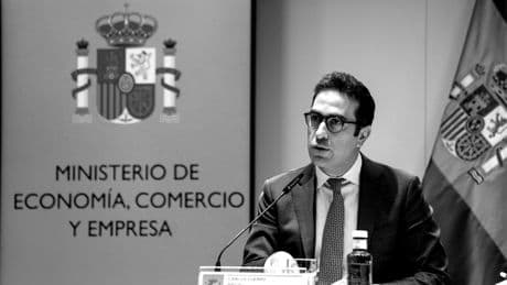 El ministro Cuerpo necesita un encuentro “cuerpo a cuerpo” con la ministra Morant