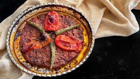 Her lokması tarih kokan bu lezzet Antakya’dan geliyor: Tepsi kebabını denemeden yaşadım demeyin!